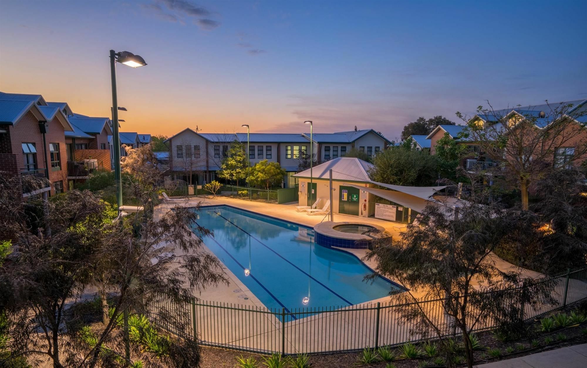 Perth Ascot Central Apartment Hotel Official Zewnętrze zdjęcie
